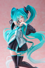 Load image into Gallery viewer, Hatsune Miku Figure - Taito T-most 1/6 Scale PVC Statue with Heart Base (25cm)
