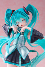 Load image into Gallery viewer, Hatsune Miku Figure - Taito T-most 1/6 Scale PVC Statue with Heart Base (25cm)
